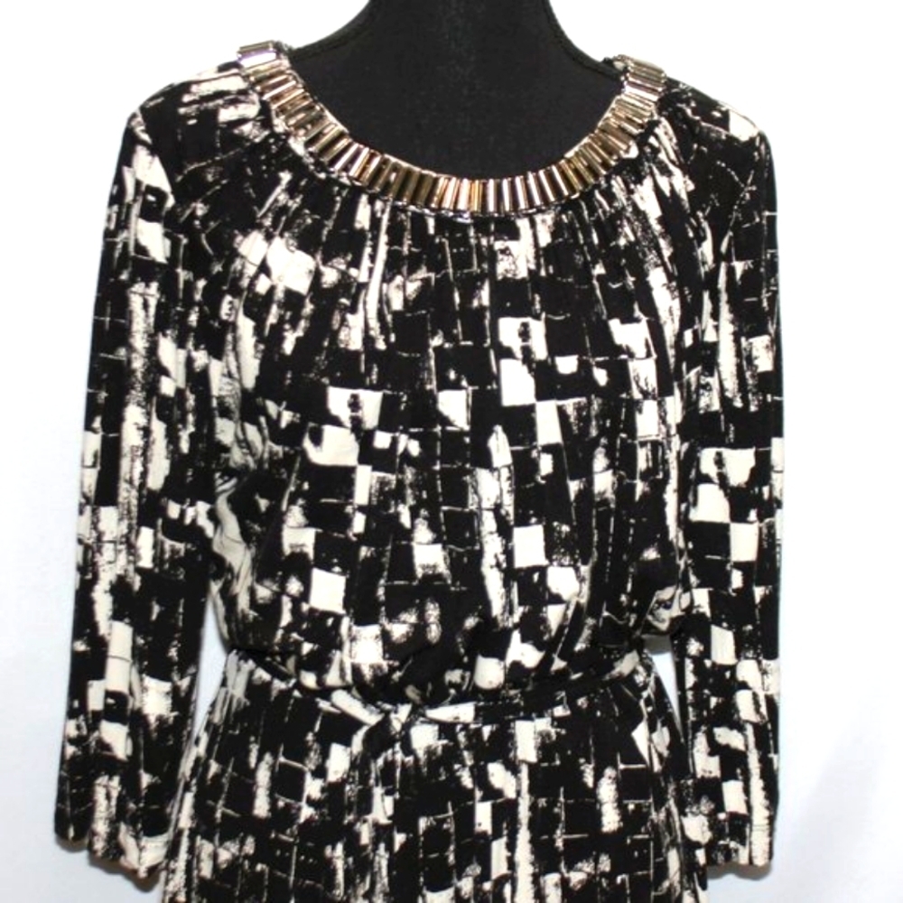 Adrianna Papell Black and white Dress with Silver Link Embellishment - Picture 2 of 13